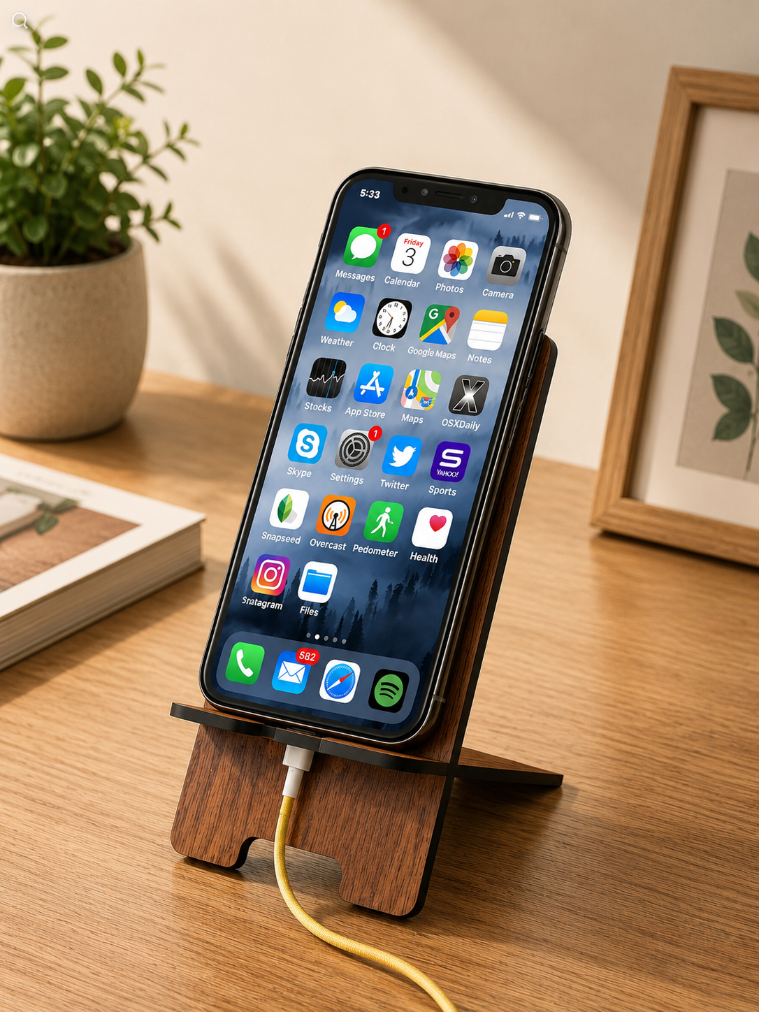 Evore™ Premium Ahşap Telefon Tutacağı